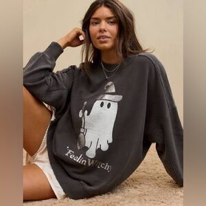 Aerie Big Chill Crew Halloween “Feelin Witchy” Oversized Sweatshirt